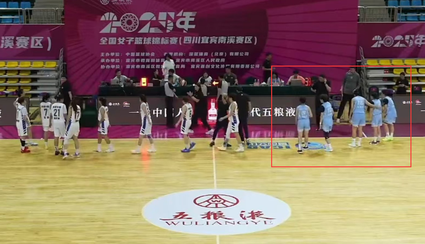 技大学的西, 哲进行了退, 抢断 技大学的西, 哲进行了退, 抢断