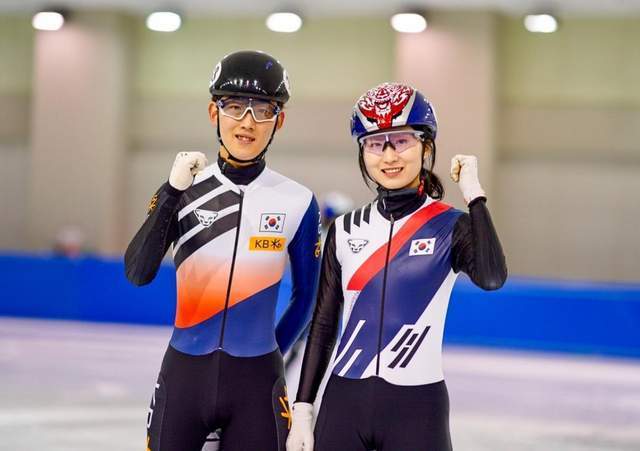 决赛, 赛中, 身份率先冲 决赛, 赛中, 身份率先冲