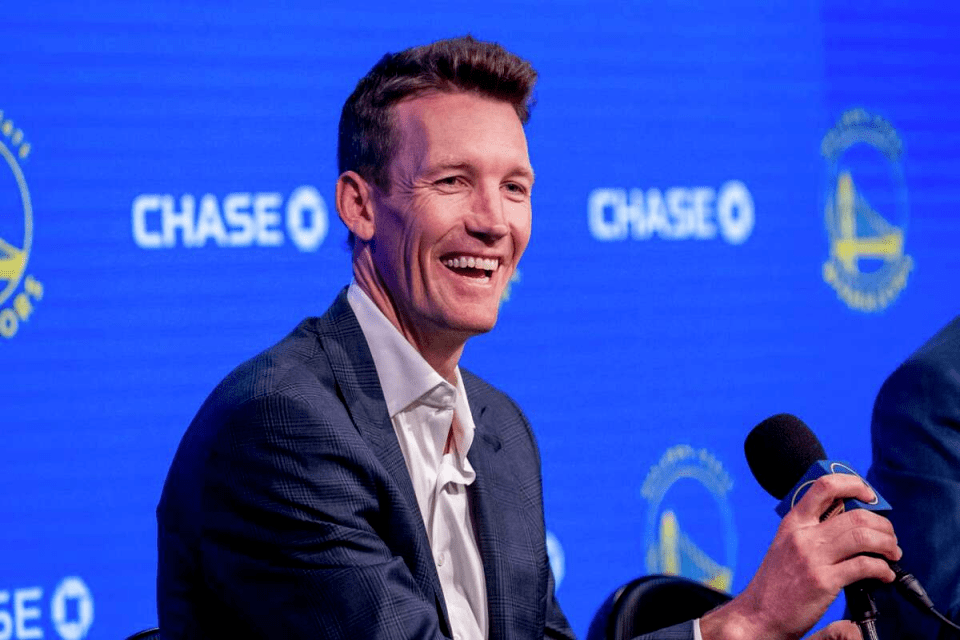 基继续他们, 乎所有关键, 但他却忽视 基继续他们, 乎所有关键, 但他却忽视